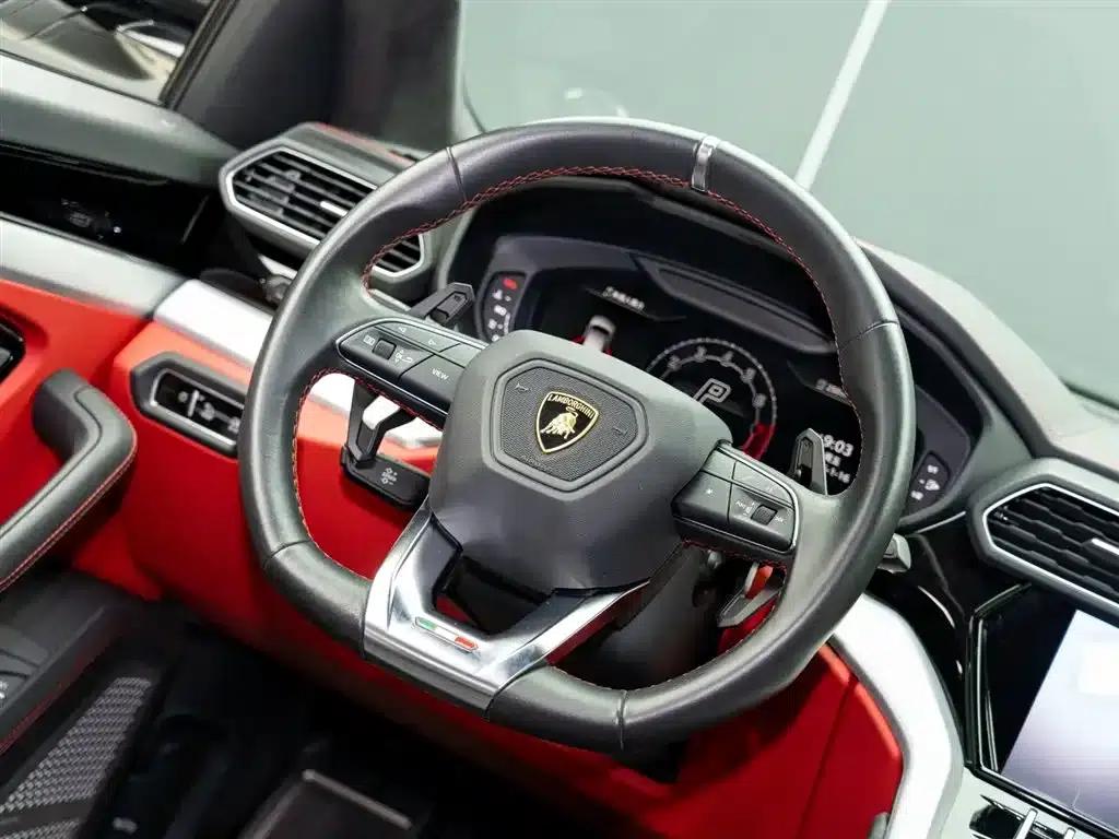 2023 Urus 4.0T V8 S — миниатюра 17