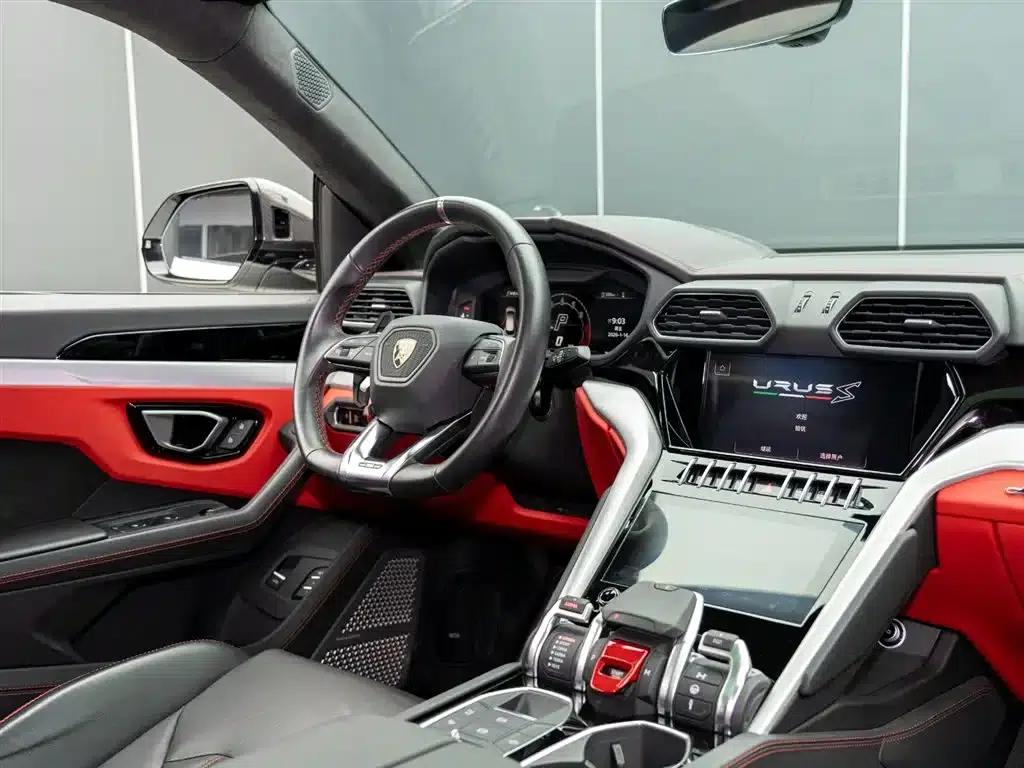 2023 Urus 4.0T V8 S — миниатюра 18