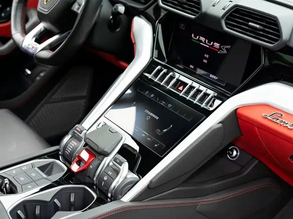 2023 Urus 4.0T V8 S — миниатюра 19