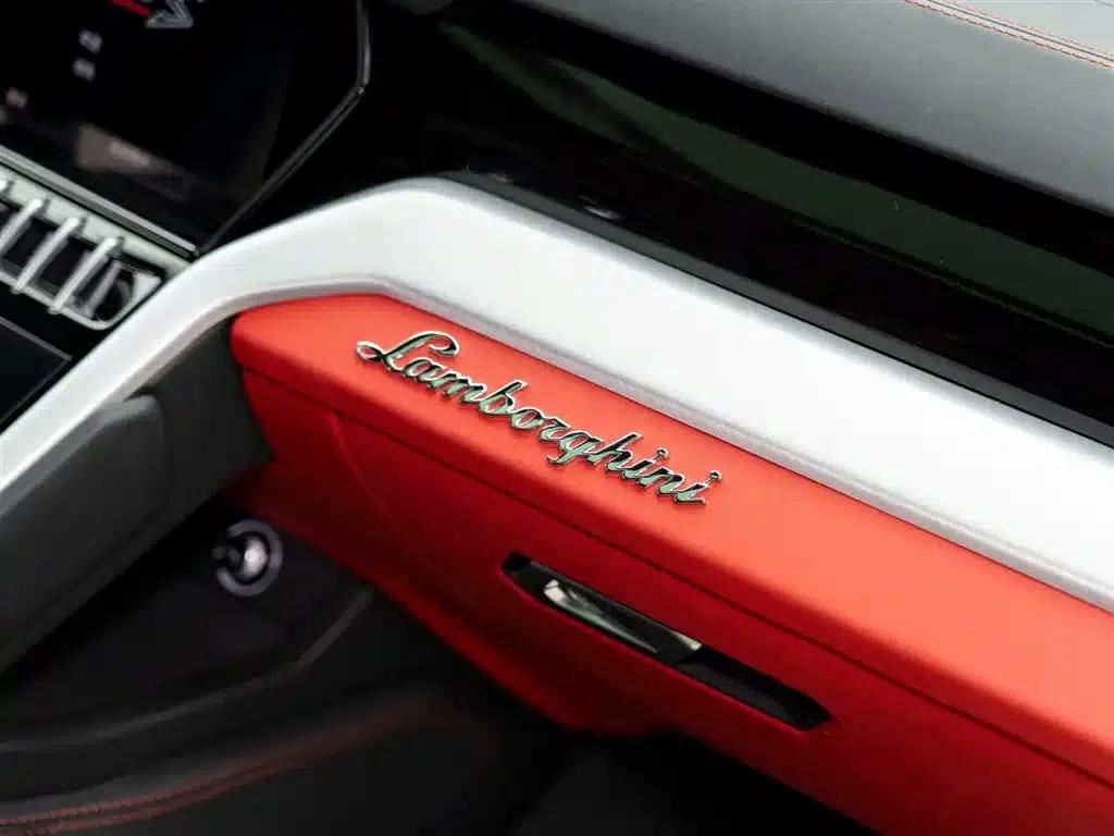 2023 Urus 4.0T V8 S — миниатюра 20