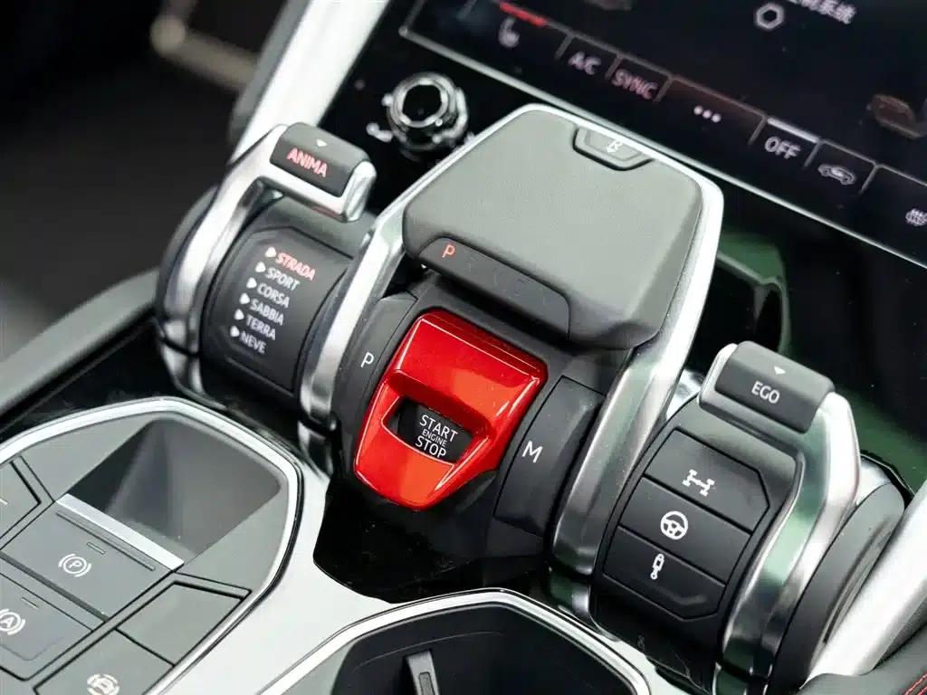 2023 Urus 4.0T V8 S — миниатюра 21