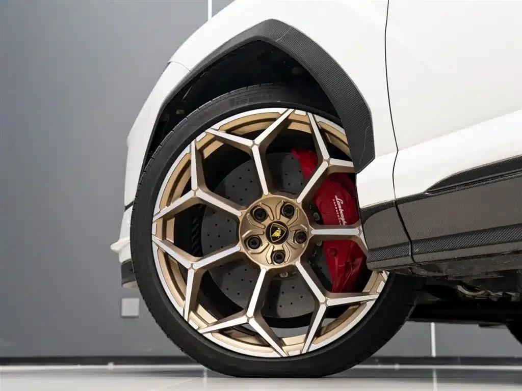 2023 Urus 4.0T V8 S — миниатюра 6