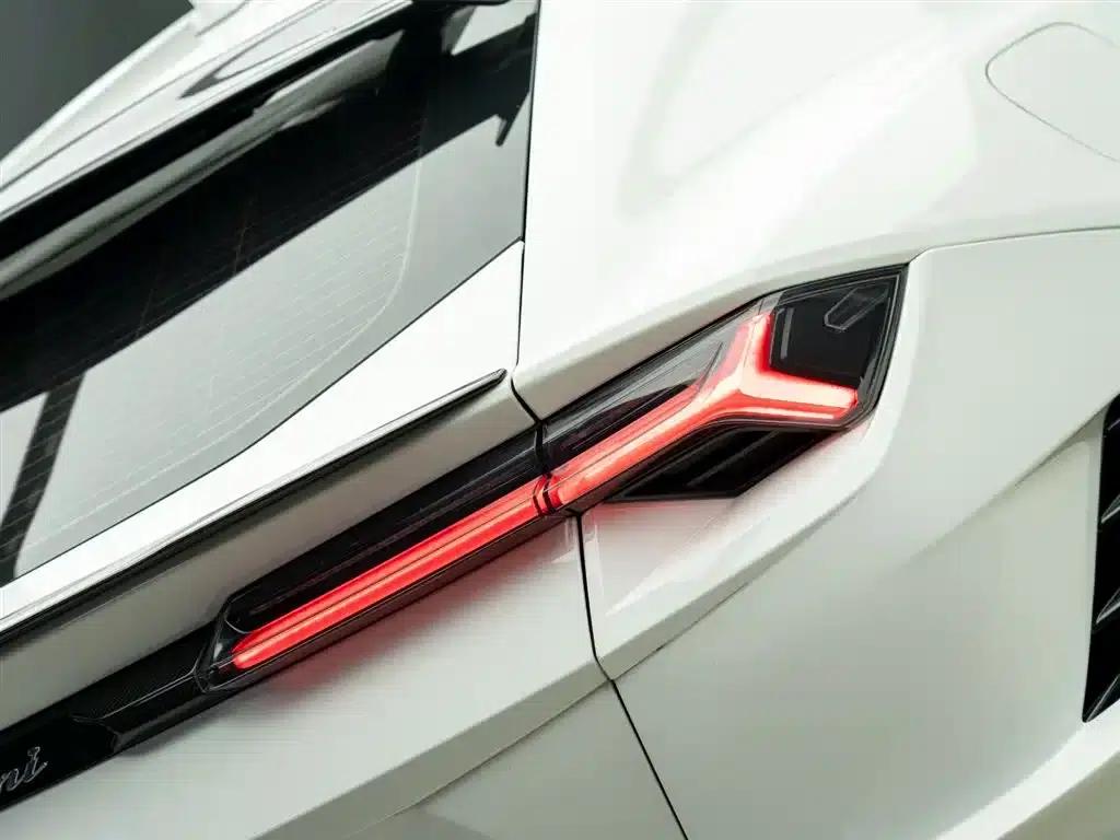 2023 Urus 4.0T V8 S — миниатюра 8