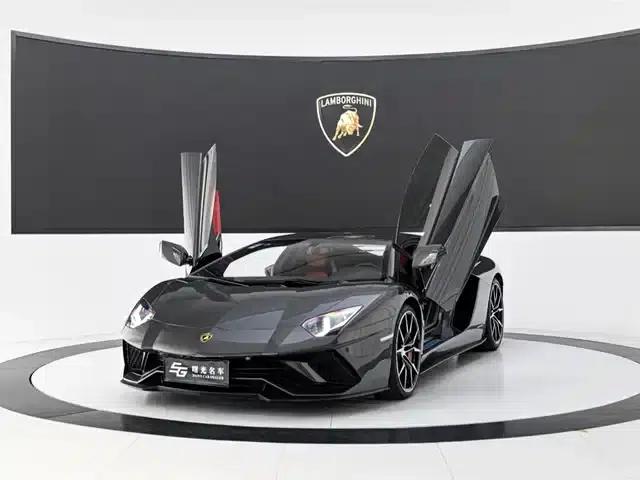 2017 Aventador S