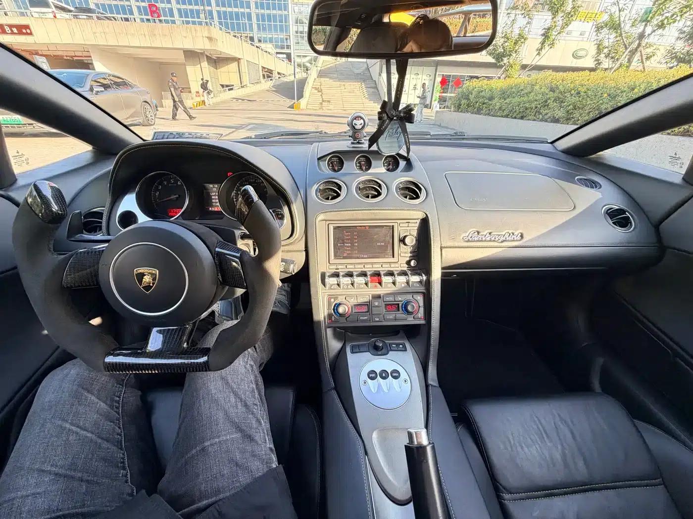2012 Gallardo LP 560-4 Gold Edition — миниатюра 14