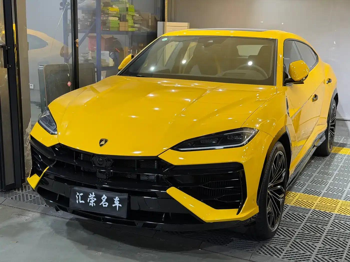 2025 Urus SE 4.0T Standard Edition — миниатюра 1