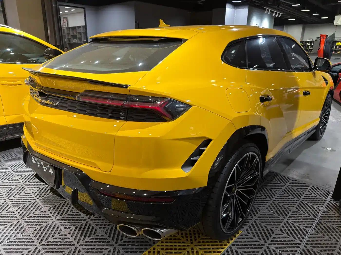 2025 Urus SE 4.0T Standard Edition — миниатюра 12