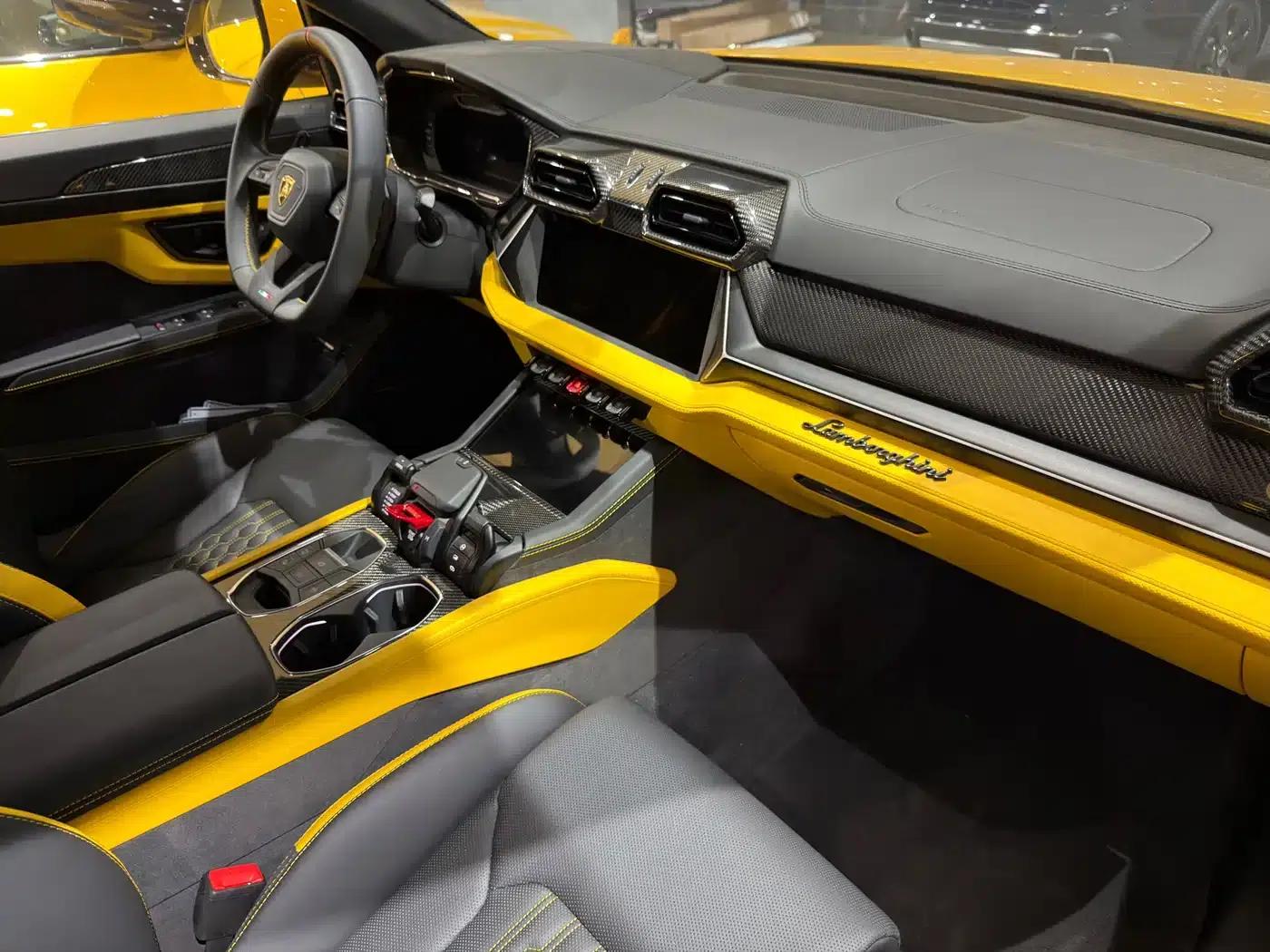 2025 Urus SE 4.0T Standard Edition — миниатюра 8