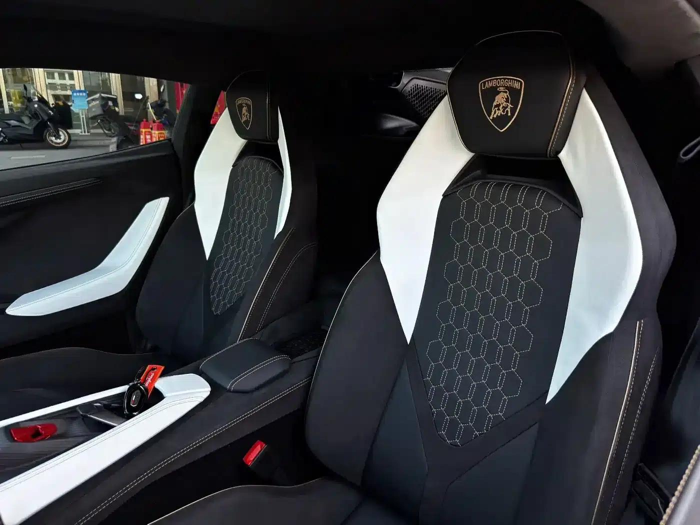 Revuelto 2023 6.5L PHEV Standard Edition — миниатюра 6