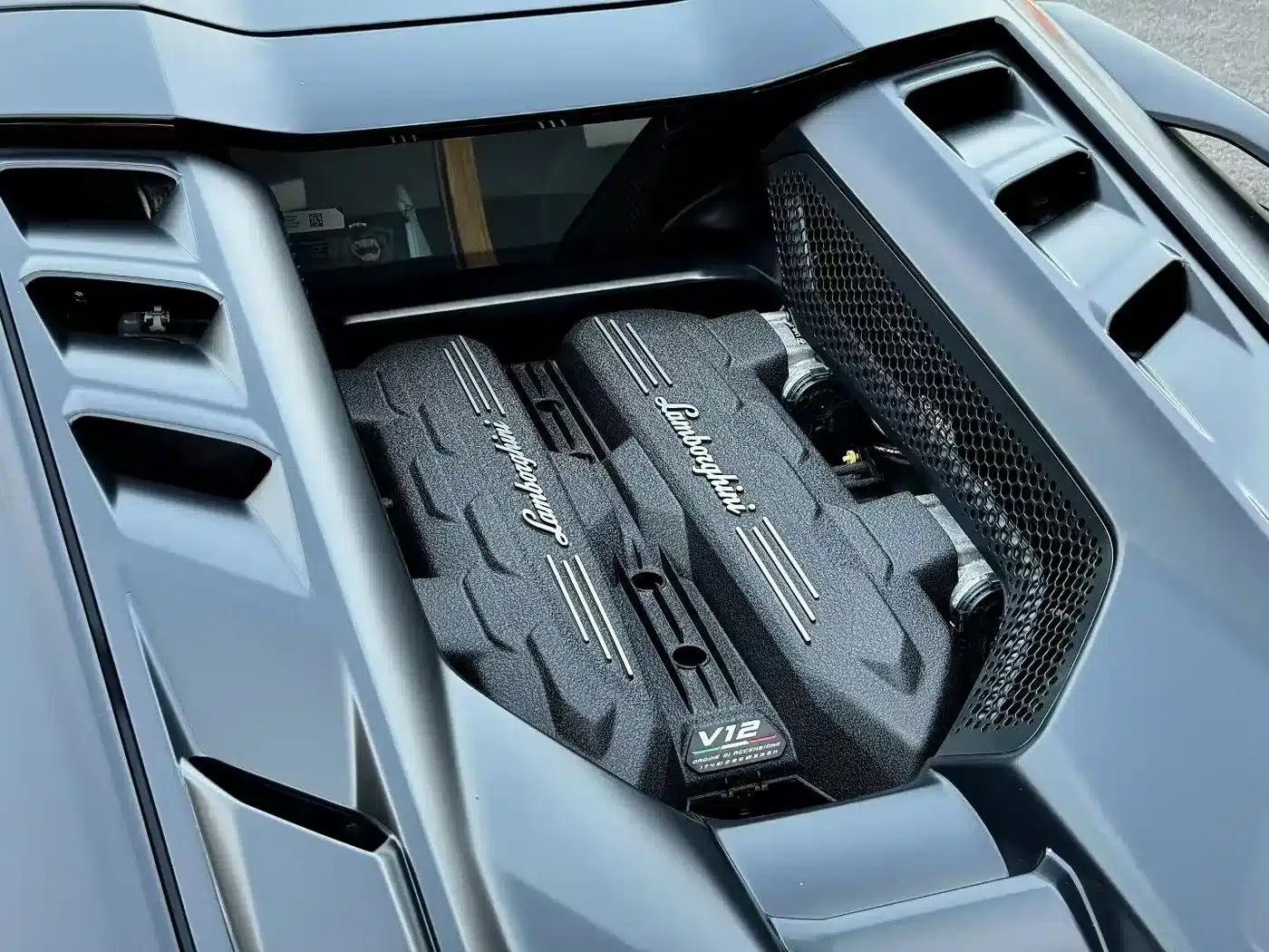Revuelto 2023 6.5L PHEV Standard Edition — миниатюра 9