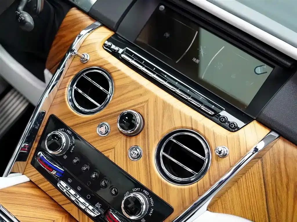 2018 Cullinan, four-seater version — миниатюра 22