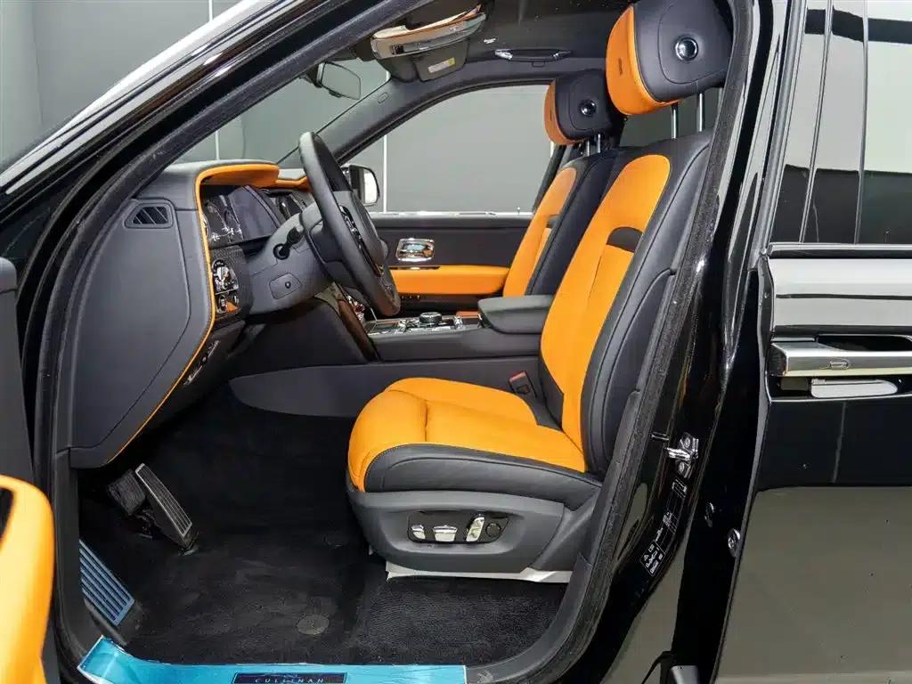 2020 Cullinan Black Badge — миниатюра 8