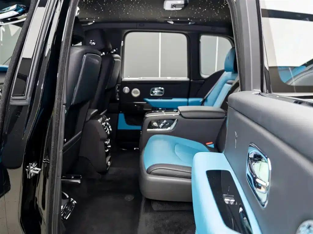 2024 Cullinan Black Badge — миниатюра 12