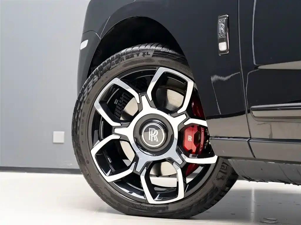 2024 Cullinan Black Badge — миниатюра 5