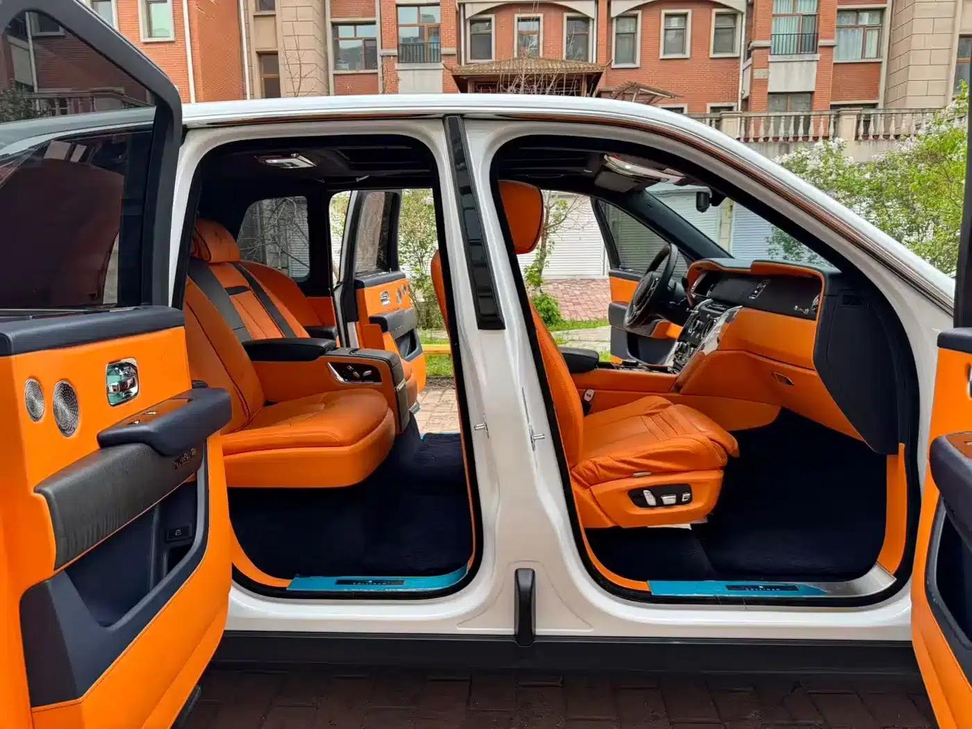 2018 Cullinan, four-seater version — миниатюра 11