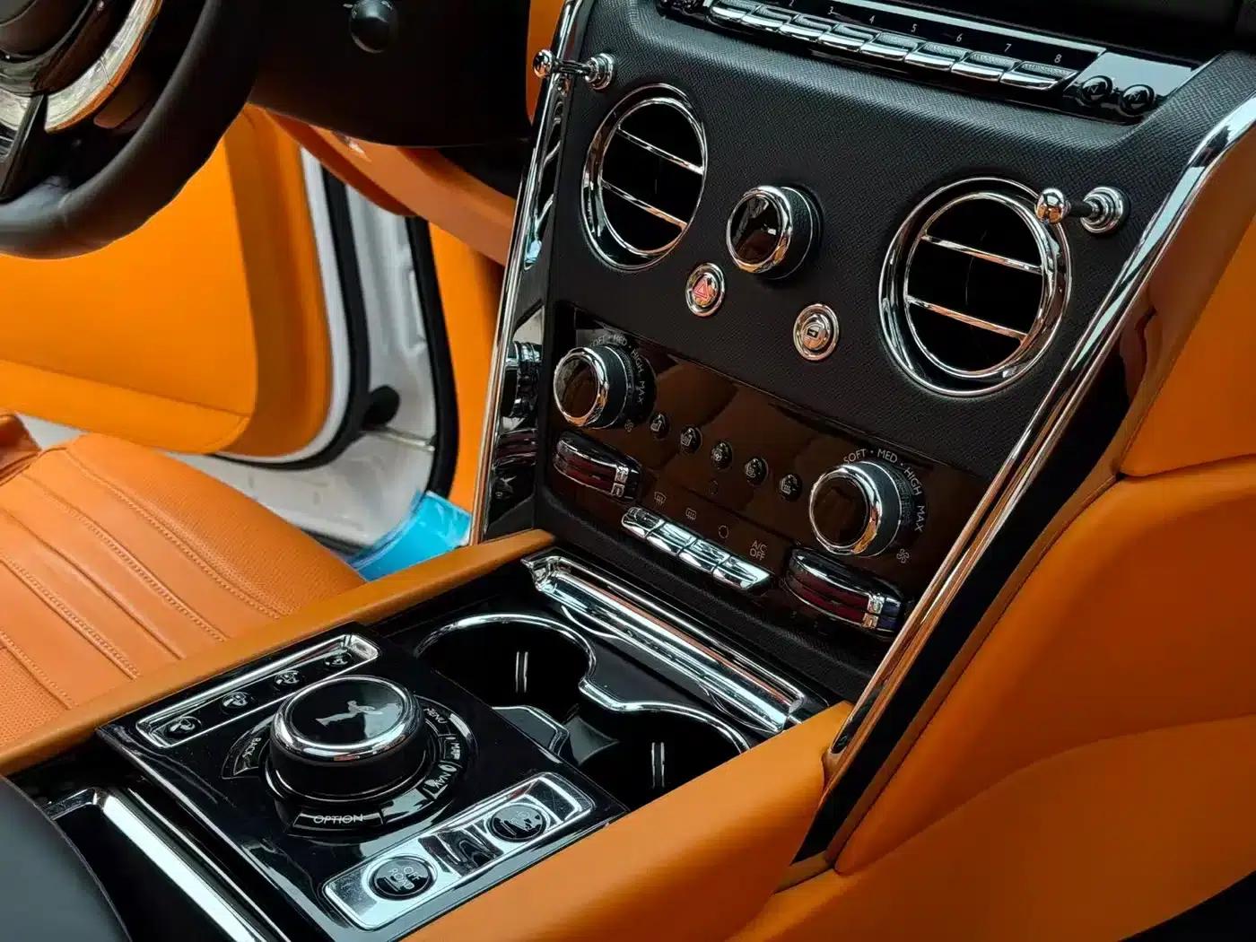 2018 Cullinan, four-seater version — миниатюра 18
