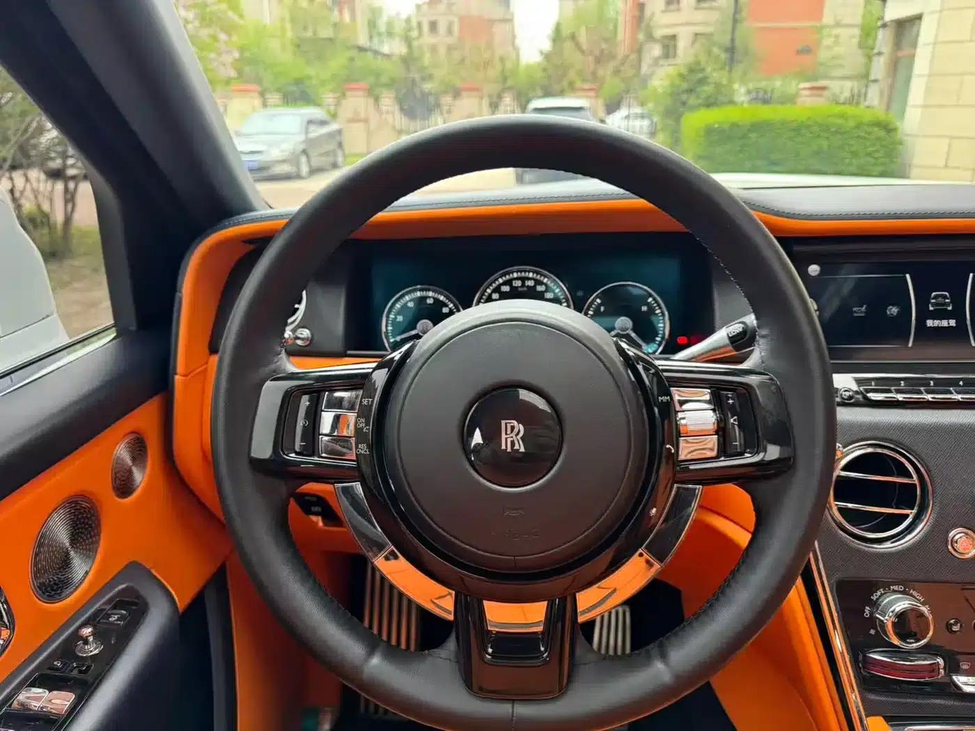 2018 Cullinan, four-seater version — миниатюра 20