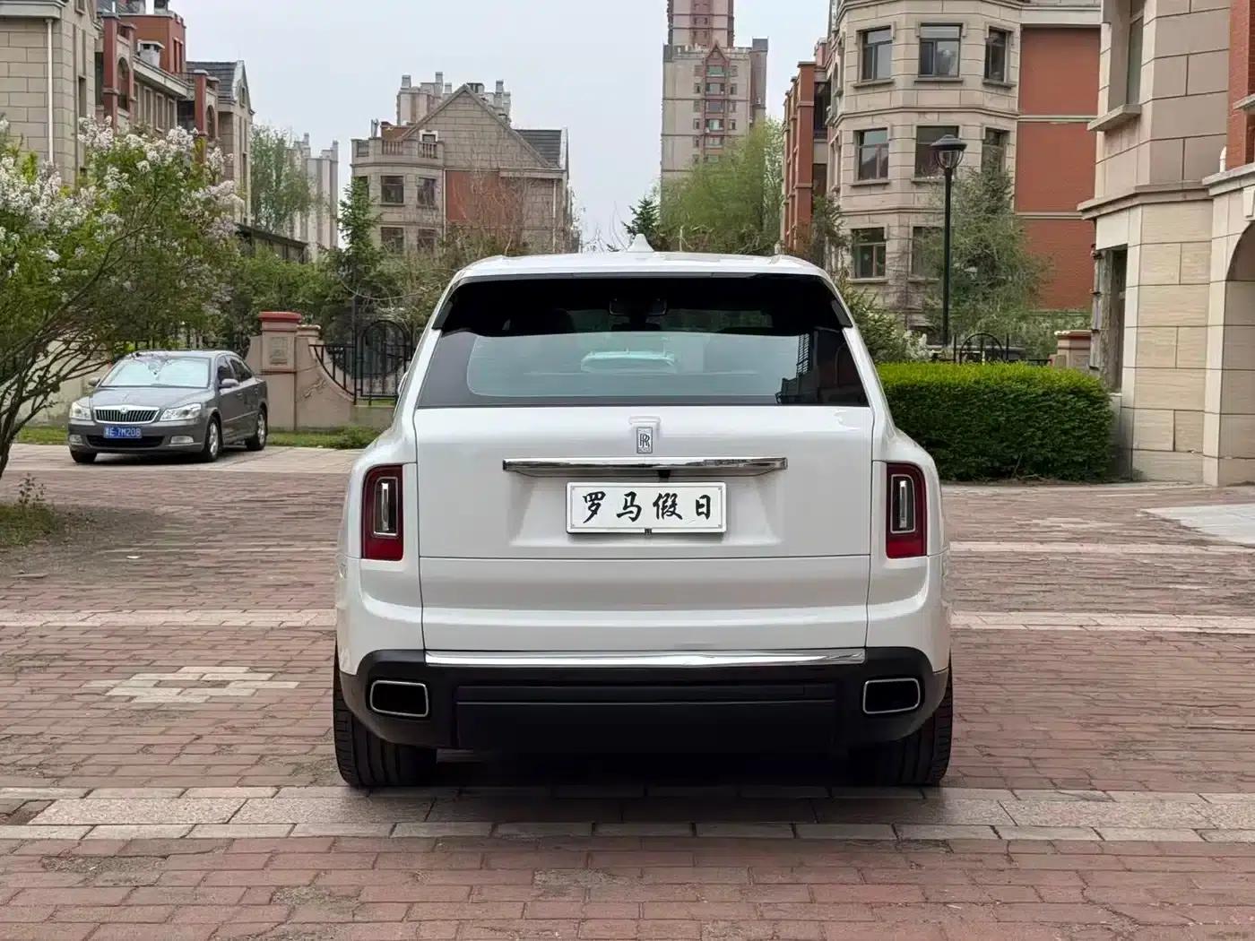 2018 Cullinan, four-seater version — миниатюра 4