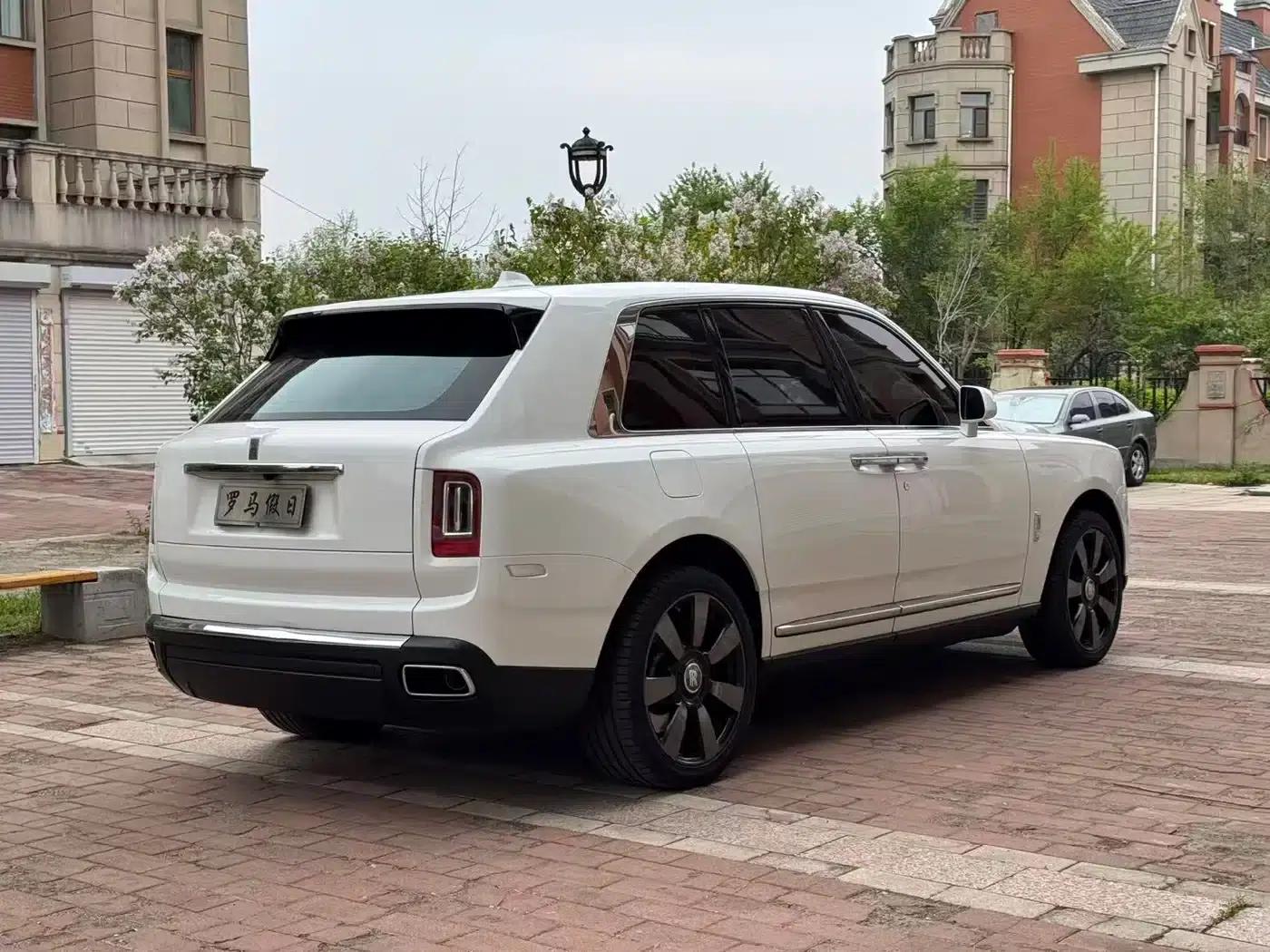 2018 Cullinan, four-seater version — миниатюра 6