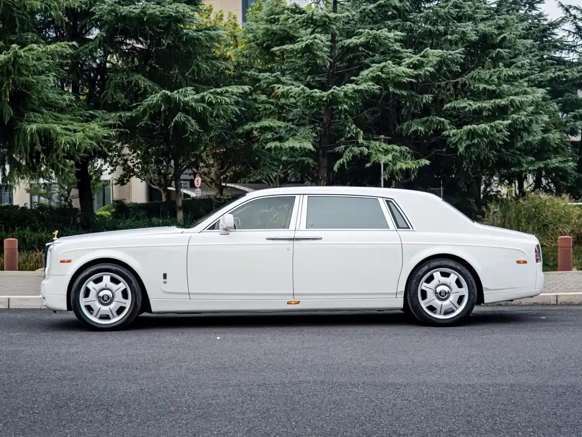 2011 Phantom 6.7 Extended Wheelbase — миниатюра 2