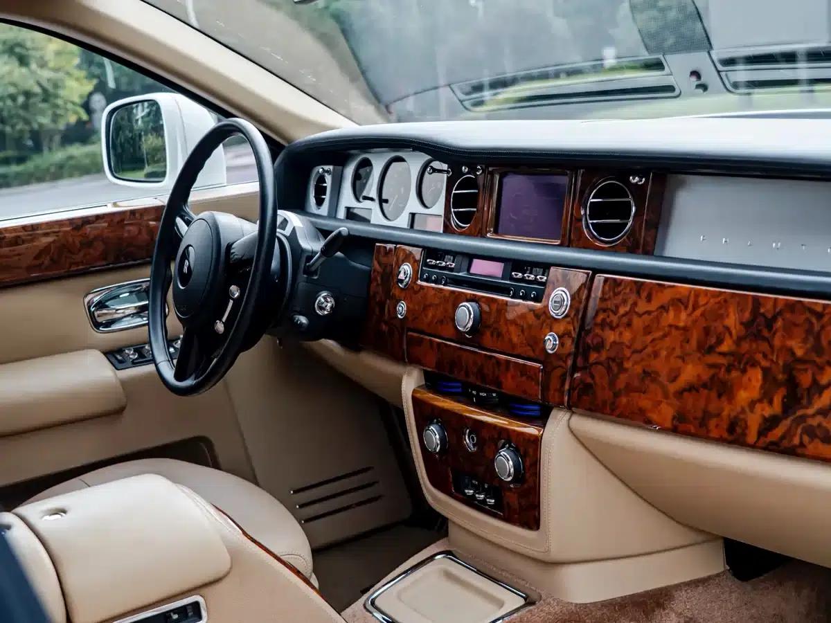 2011 Phantom 6.7 Extended Wheelbase — миниатюра 18