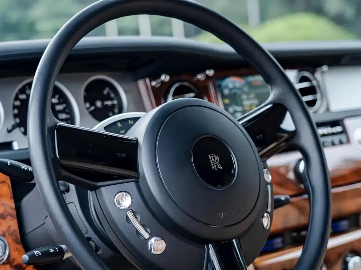 2011 Phantom 6.7 Extended Wheelbase — миниатюра 10