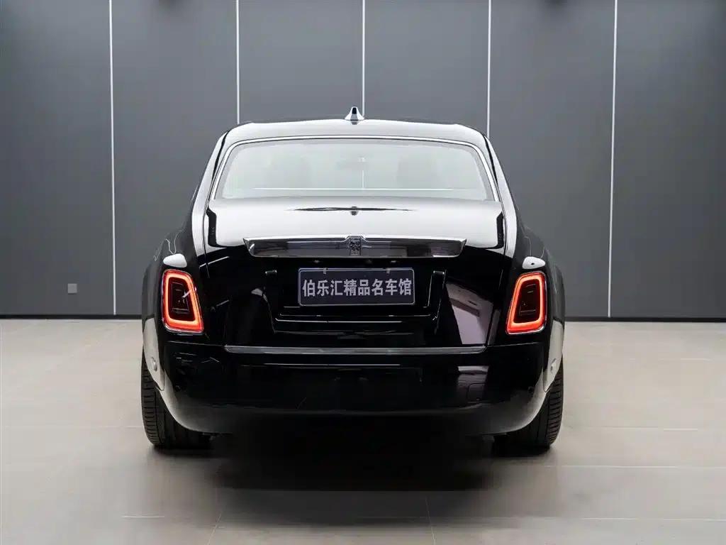 2018 Phantom 6.7T Long Wheelbase — миниатюра 6