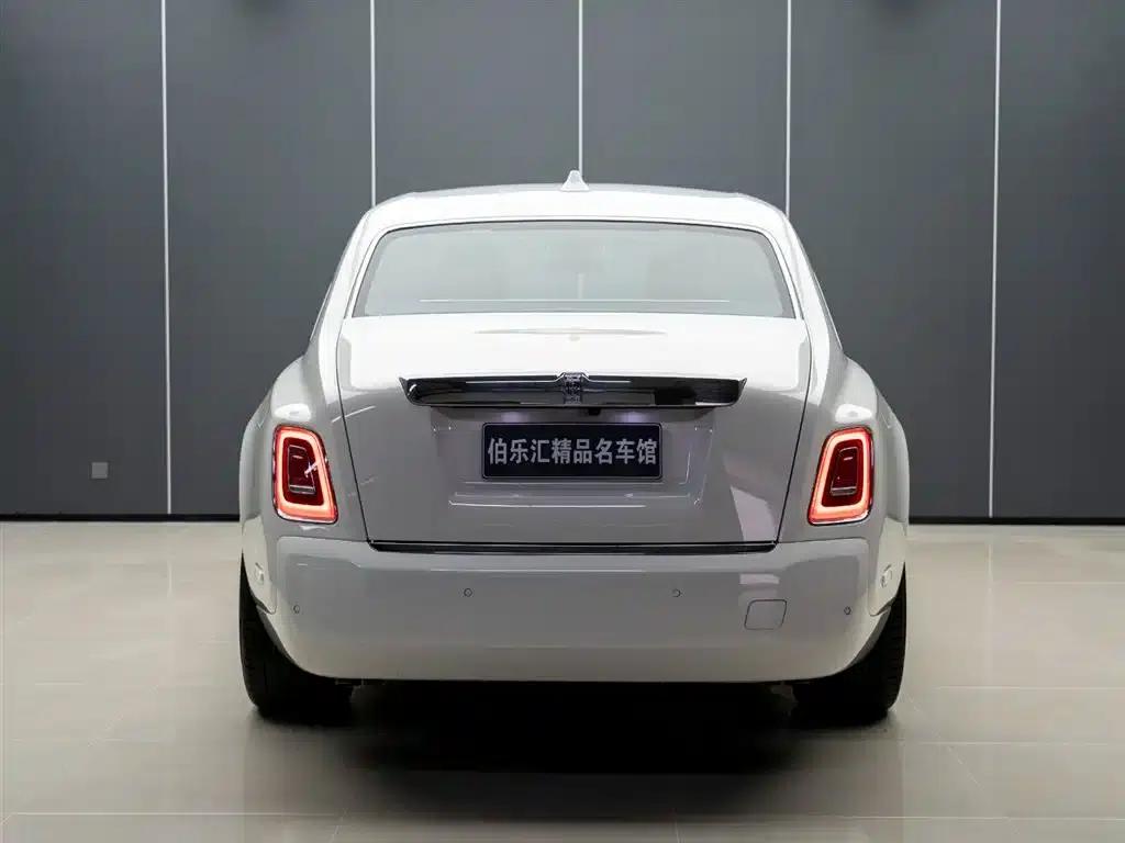 2018 Phantom 6.7T Long Wheelbase — миниатюра 6