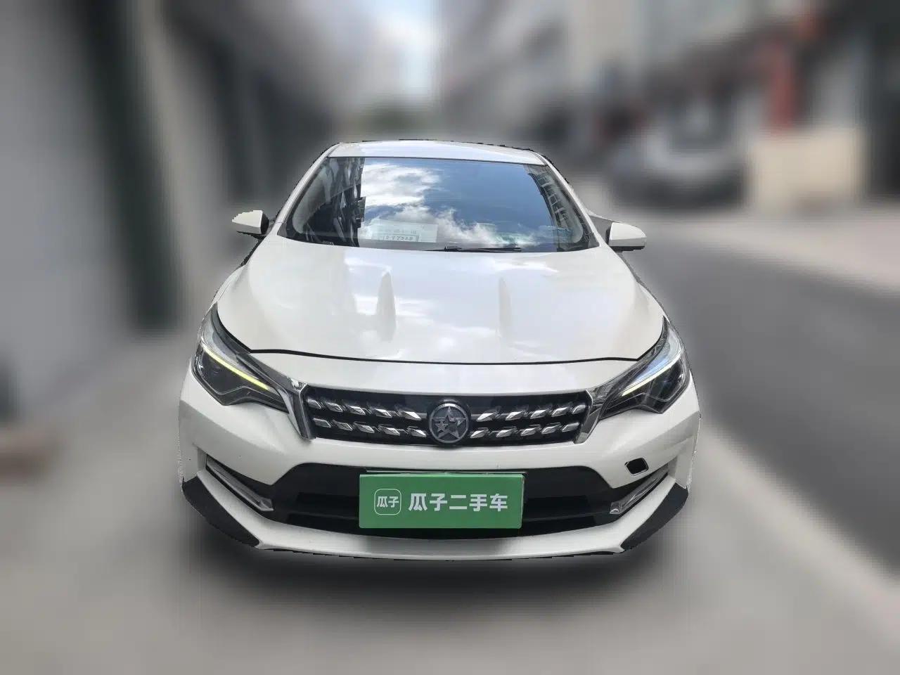 Venucia D60 2019 1.6L XE Manual Comfort Edition — миниатюра 2