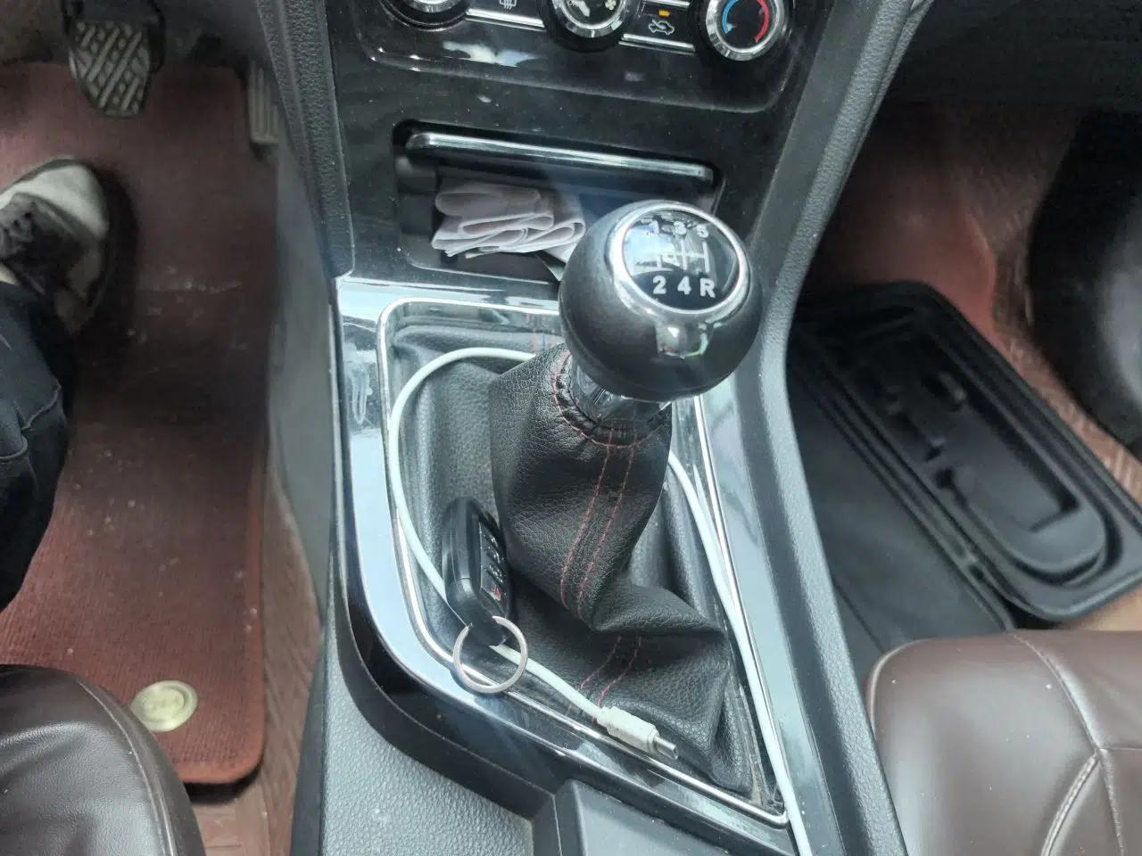 Venucia D60 2019 1.6L XE Manual Comfort Edition — миниатюра 15