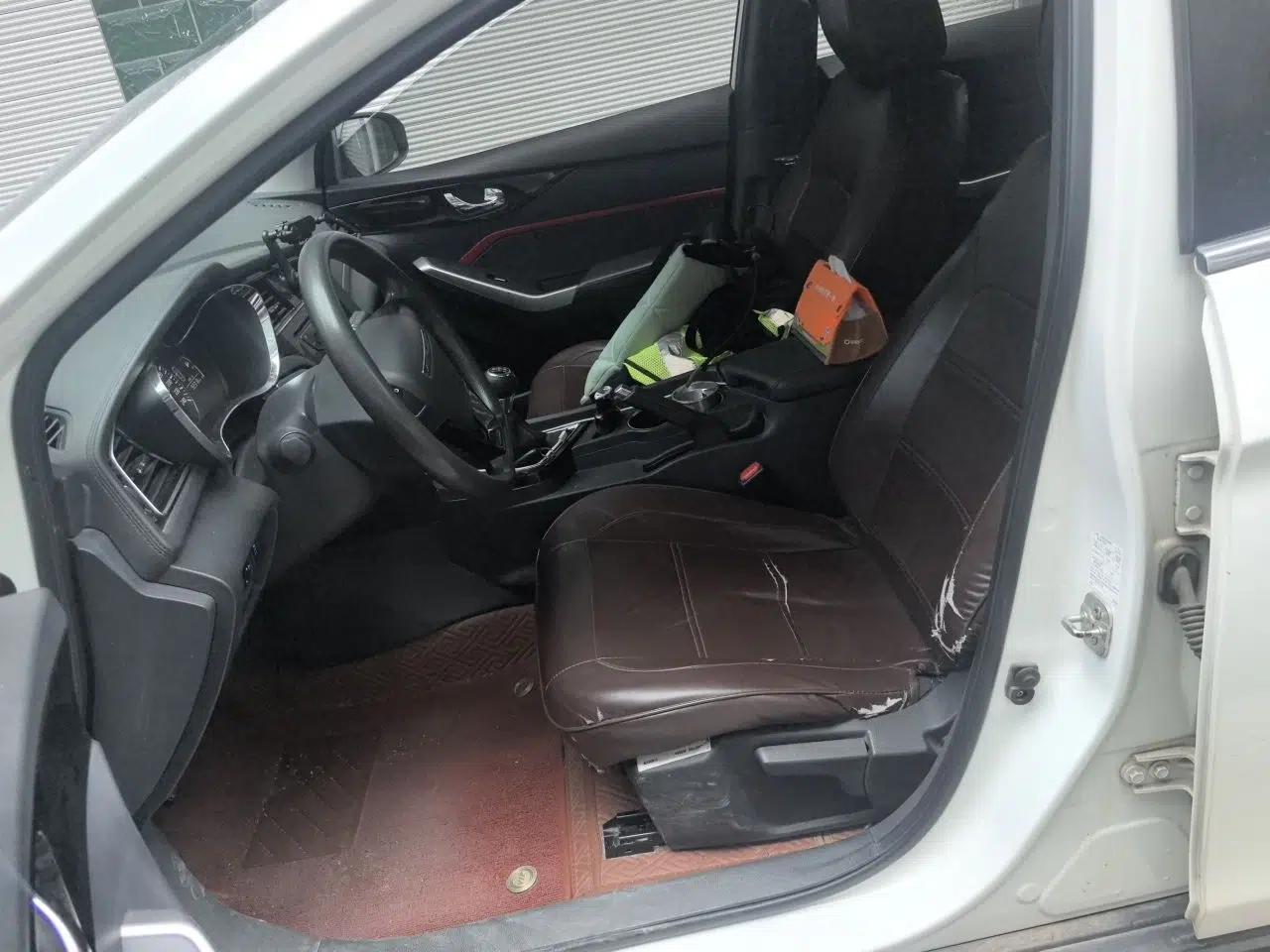 Venucia D60 2019 1.6L XE Manual Comfort Edition — миниатюра 16