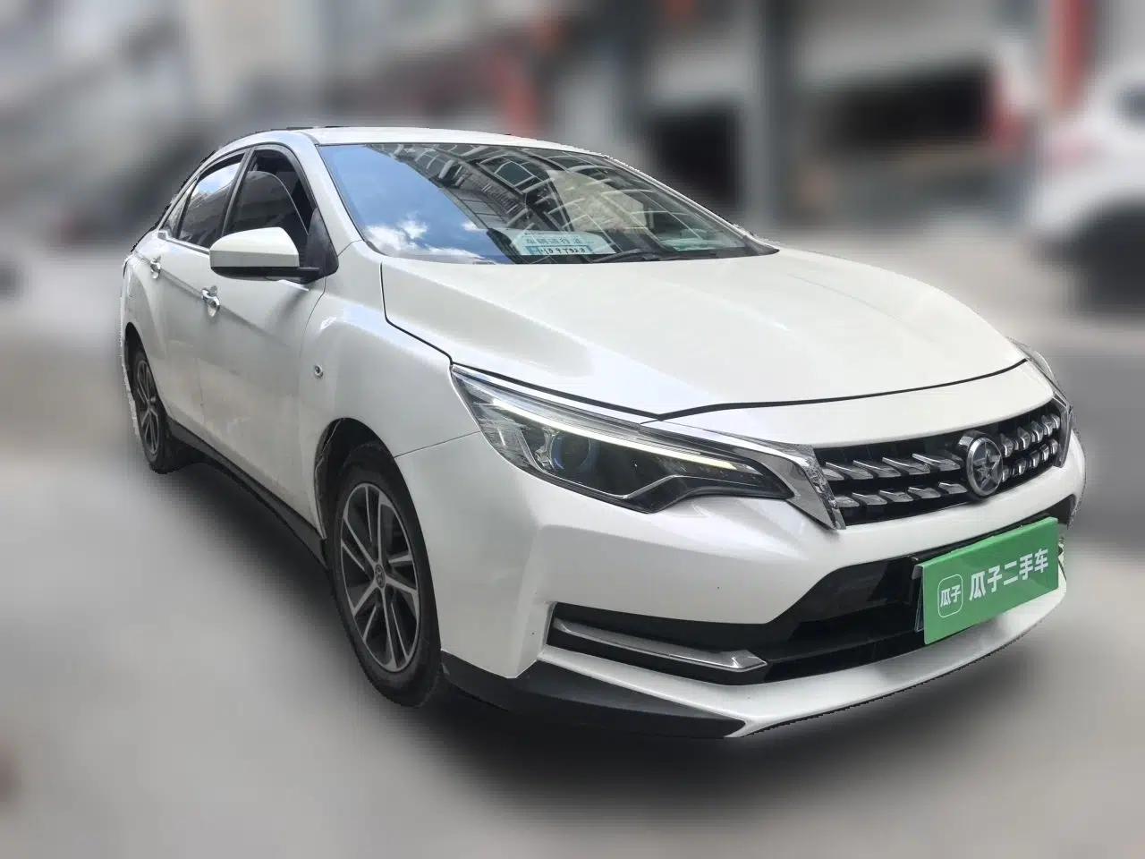 Venucia D60 2019 1.6L XE Manual Comfort Edition — миниатюра 3