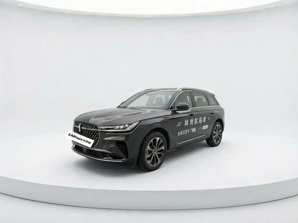 Navigator 2025 2.0T AWD Premium Edition — миниатюра 3