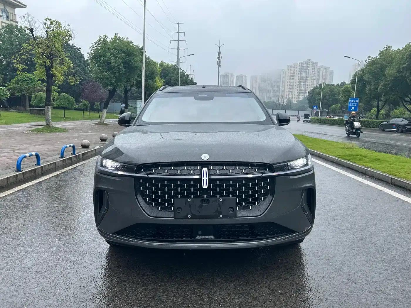Navigator 2025 Facelift 2.0T AWD Premium Hybrid — миниатюра 2