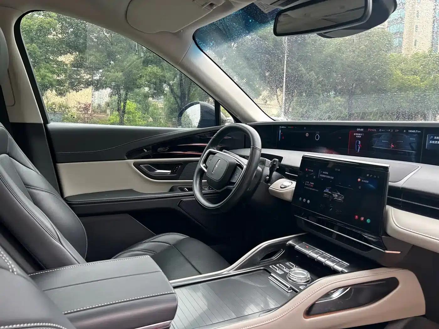 Navigator 2025 Facelift 2.0T AWD Premium Hybrid — миниатюра 14