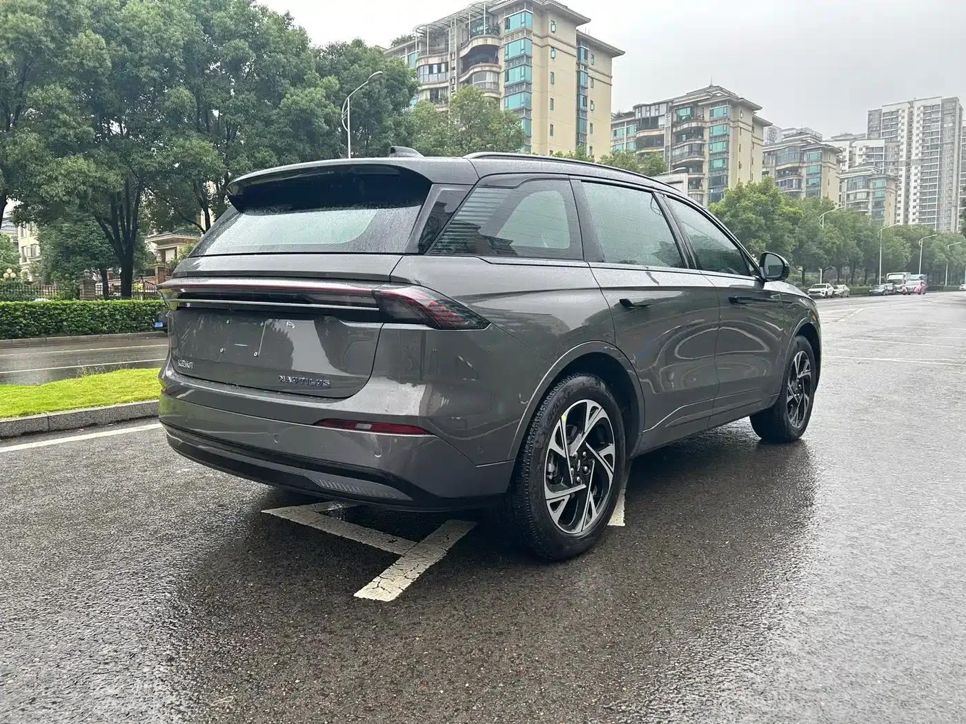 Navigator 2025 Facelift 2.0T AWD Premium Hybrid — миниатюра 7