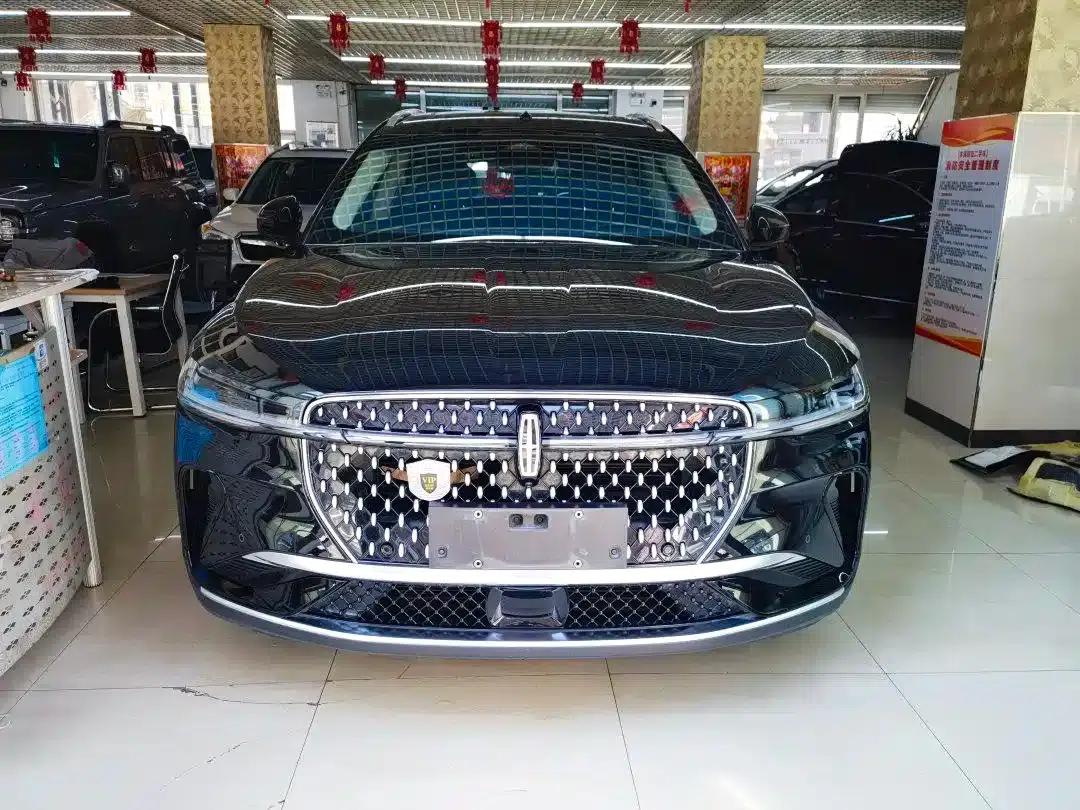 Navigator 2023 2.0T AWD Premium Edition — миниатюра 2