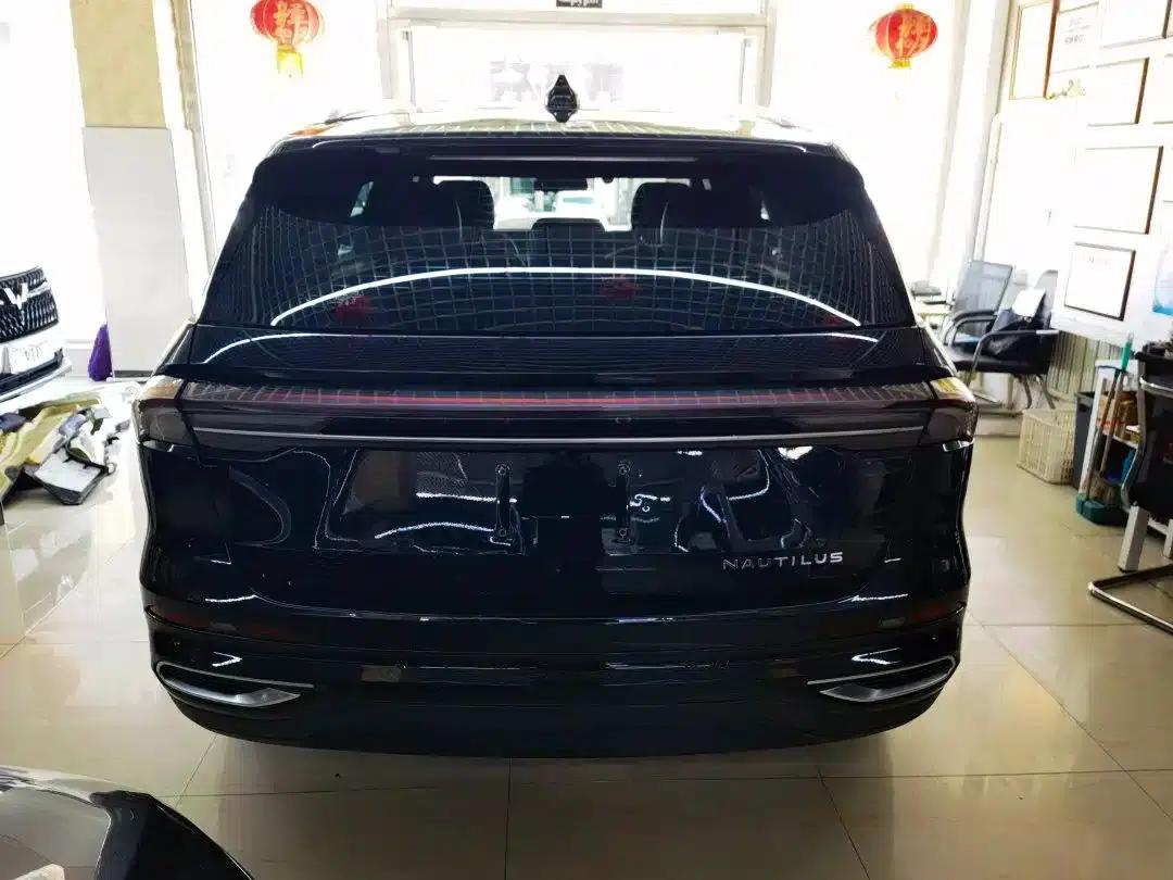 Navigator 2023 2.0T AWD Premium Edition — миниатюра 5