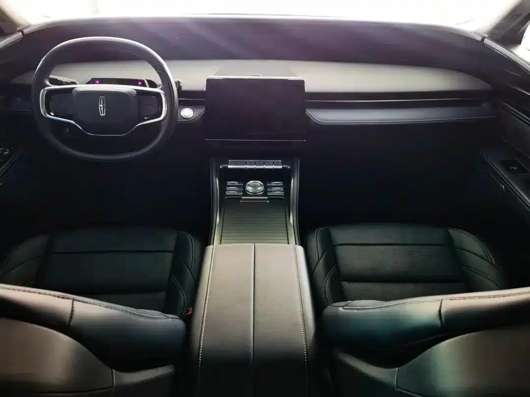 Navigator 2023 2.0T AWD Premium Edition — миниатюра 7