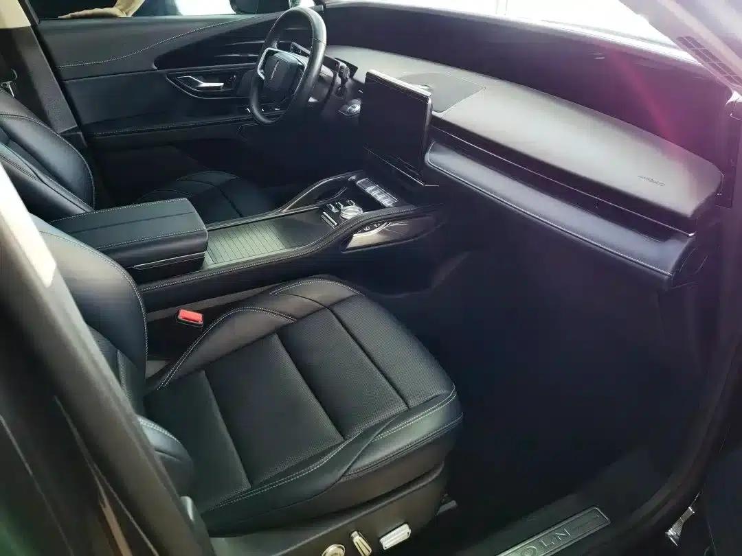 Navigator 2023 2.0T AWD Premium Edition — миниатюра 9