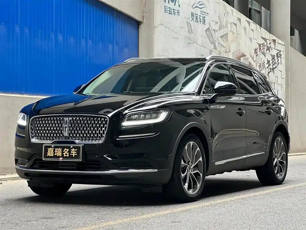 Navigator 2021 2.0T AWD Premium Edition — миниатюра 1