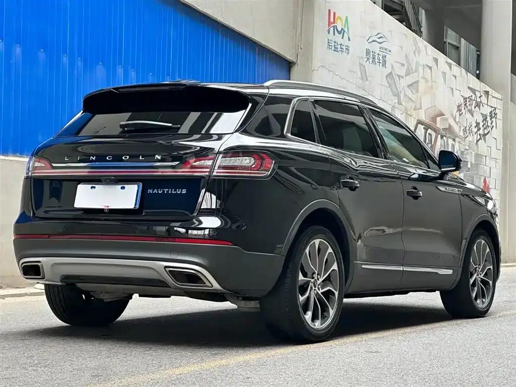 Navigator 2021 2.0T AWD Premium Edition — миниатюра 5