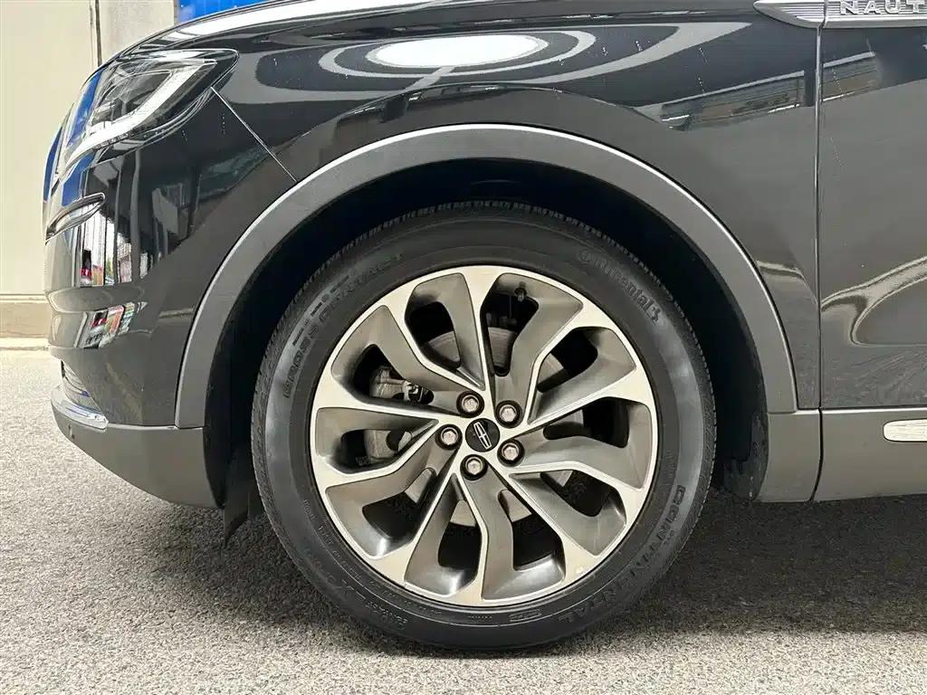Navigator 2021 2.0T AWD Premium Edition — миниатюра 6