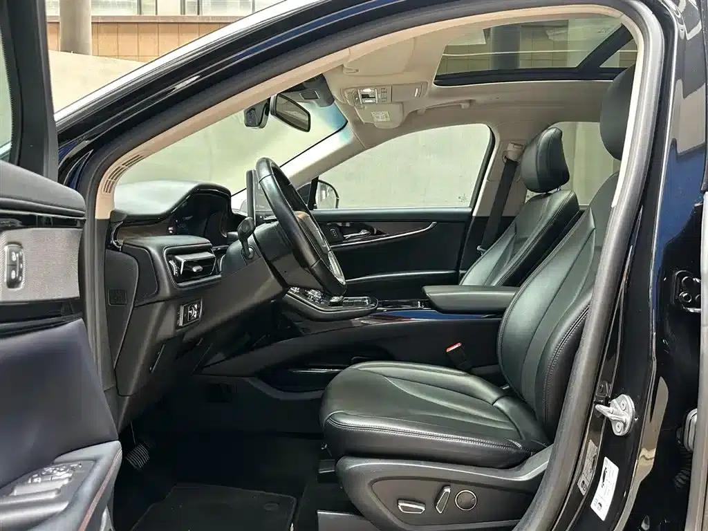 Navigator 2021 2.0T AWD Premium Edition — миниатюра 9