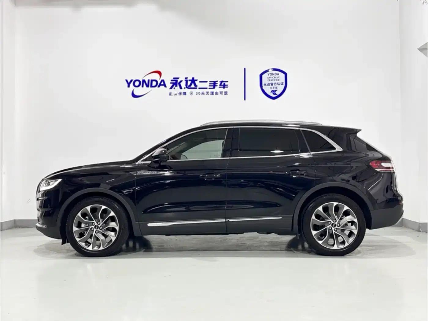 Navigator 2021 2.0T AWD Premium Edition — миниатюра 2