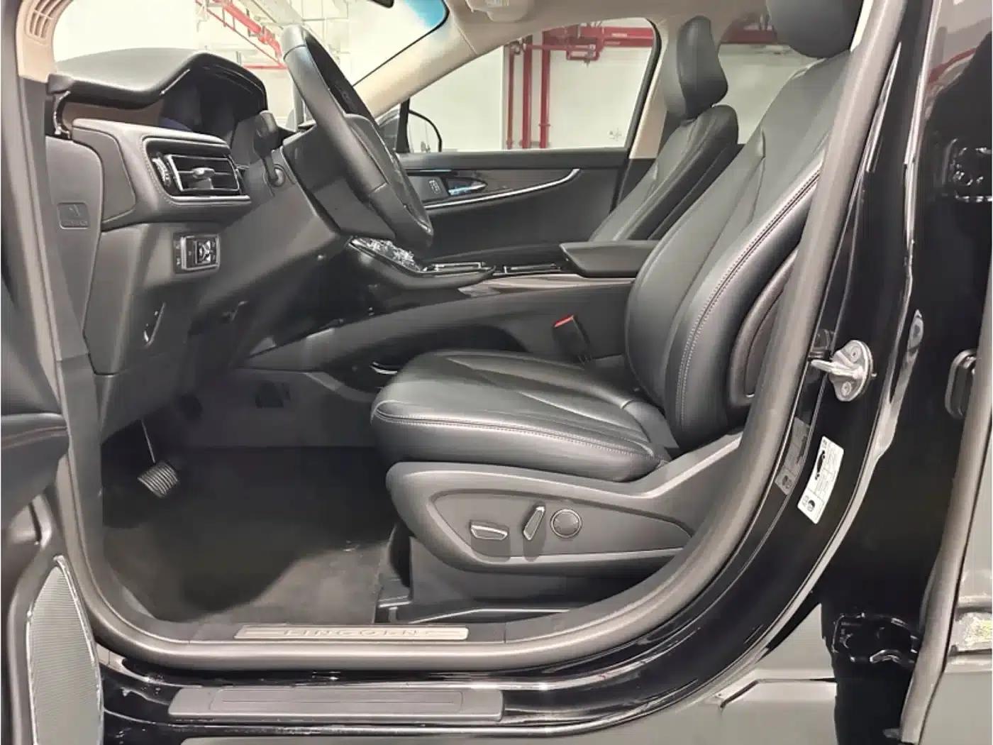 Navigator 2021 2.0T AWD Premium Edition — миниатюра 12