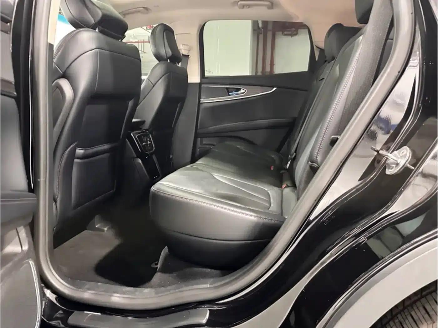 Navigator 2021 2.0T AWD Premium Edition — миниатюра 13