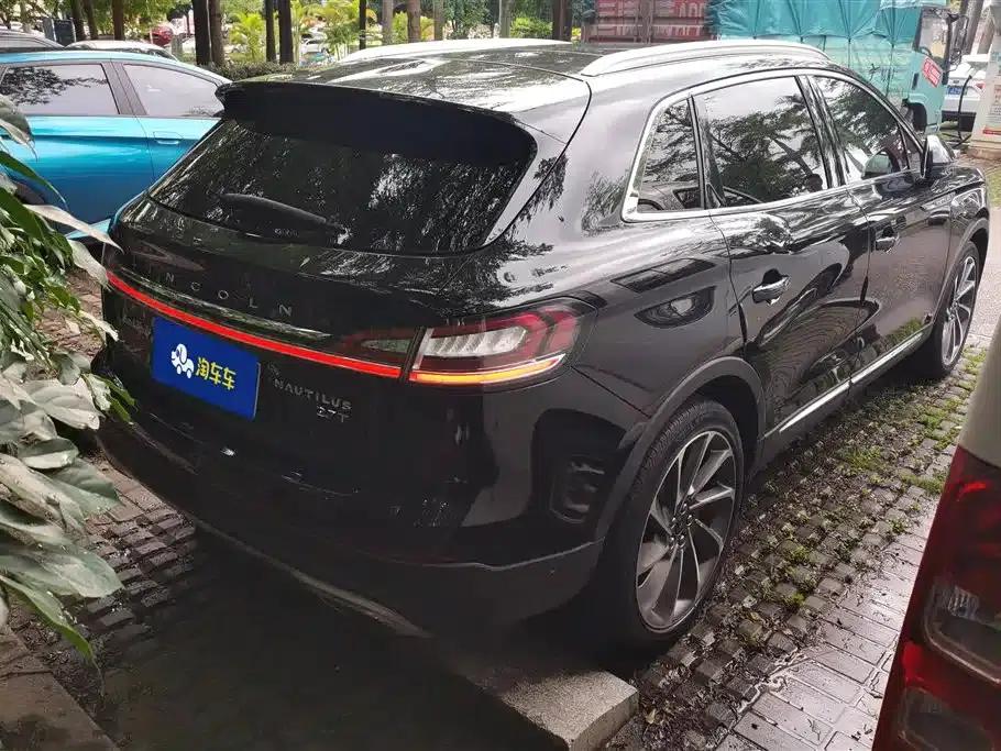 Navigator 2021 2.7T AWD Premium Edition — миниатюра 3