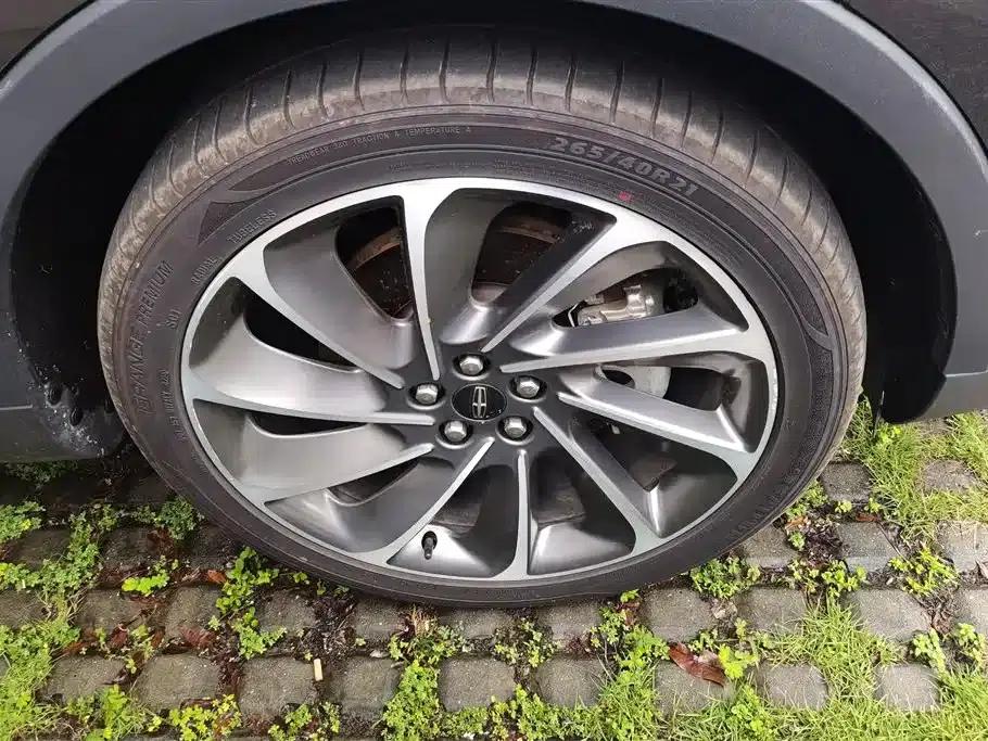 Navigator 2021 2.7T AWD Premium Edition — миниатюра 6