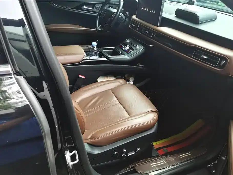Navigator 2021 2.7T AWD Premium Edition — миниатюра 8